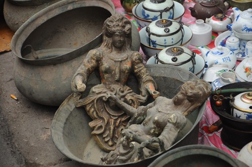 Year-end antique market in Hanoi's Old Quarter - ảnh 10